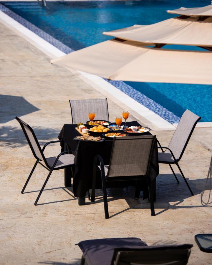 Отель Sunny Garden Улцинь Экстерьер фото