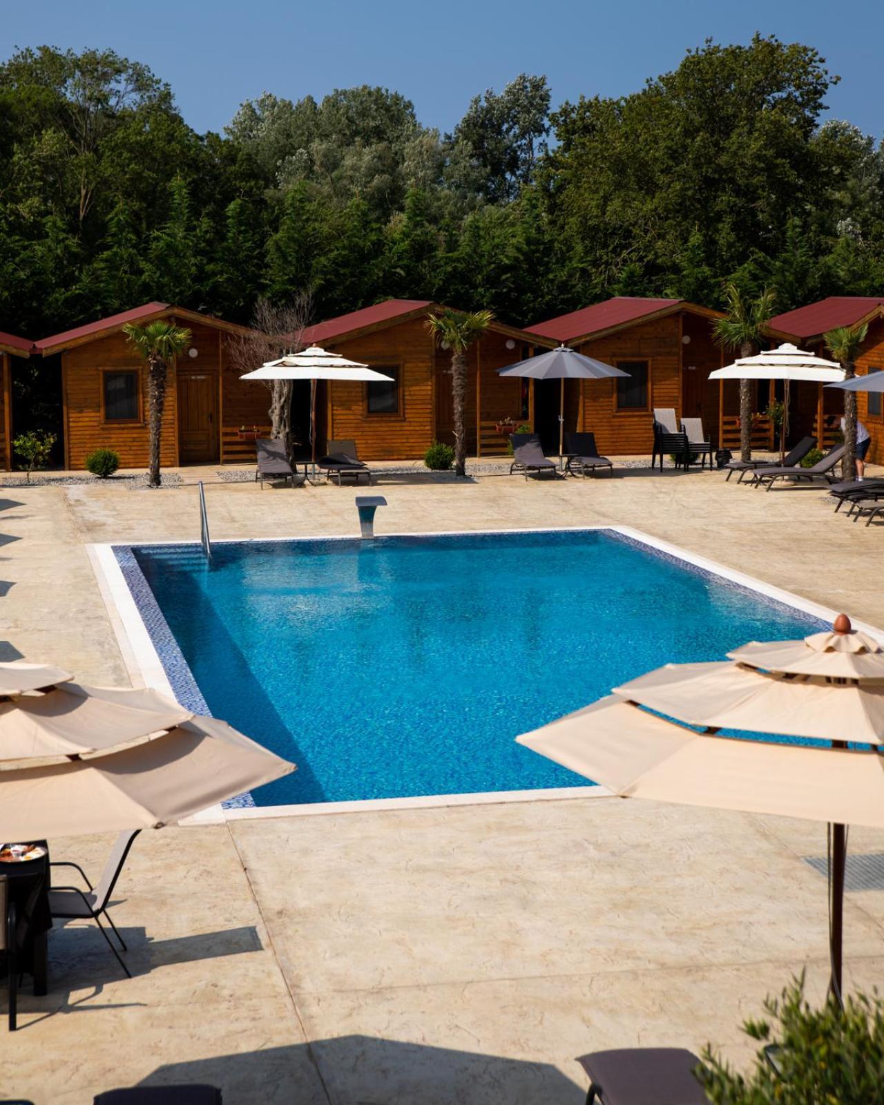 Отель Sunny Garden Улцинь Экстерьер фото