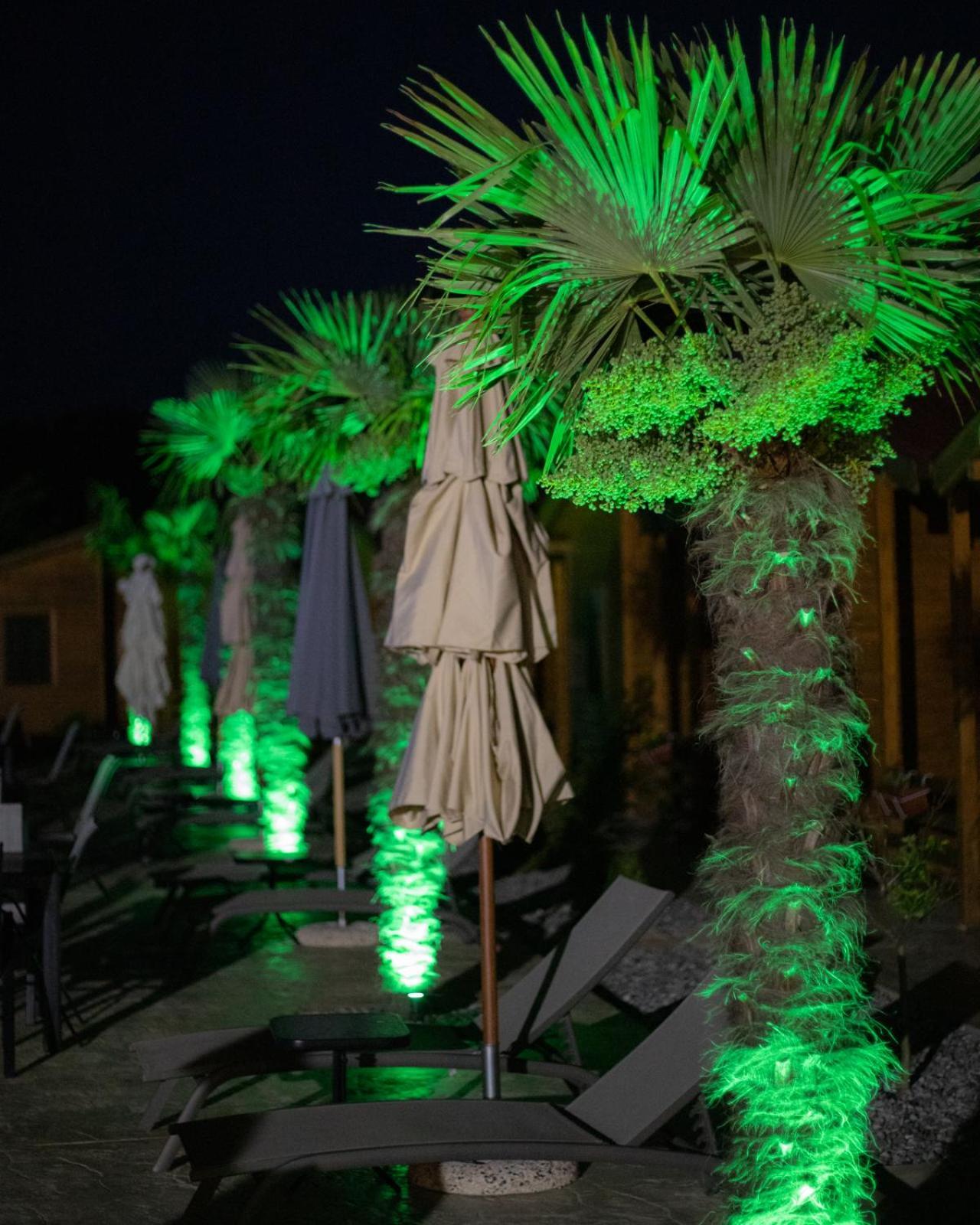 Отель Sunny Garden Улцинь Экстерьер фото